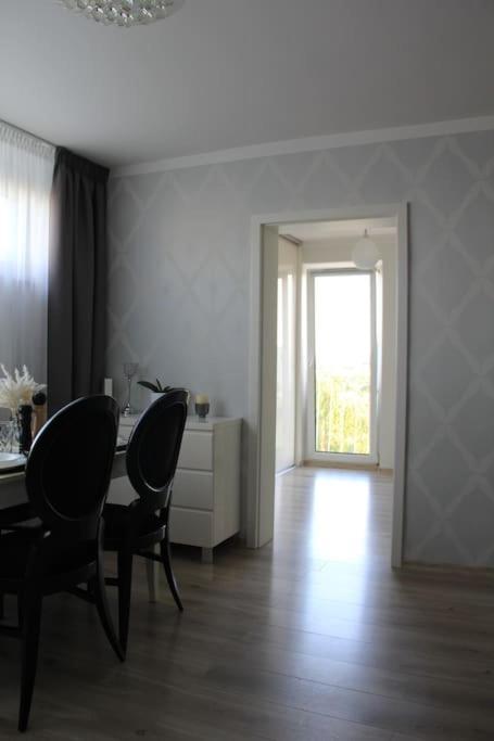 Uroczy, Jasny Apartament Oraz Bezplatny Parking! Leilighet Krasków Eksteriør bilde