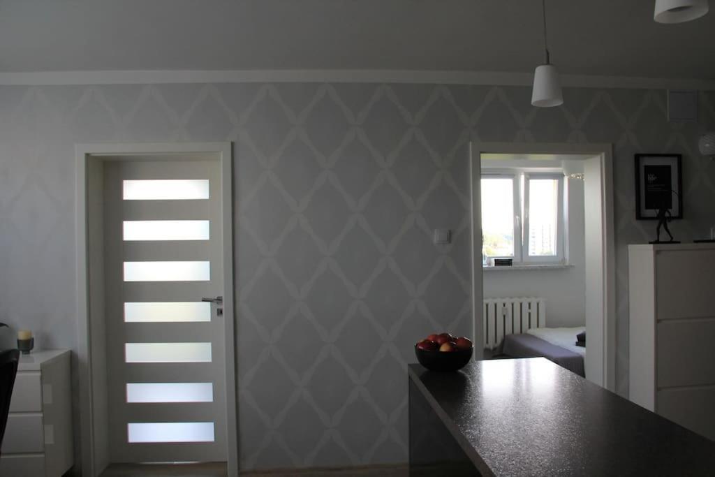 Uroczy, Jasny Apartament Oraz Bezplatny Parking! Leilighet Krasków Eksteriør bilde