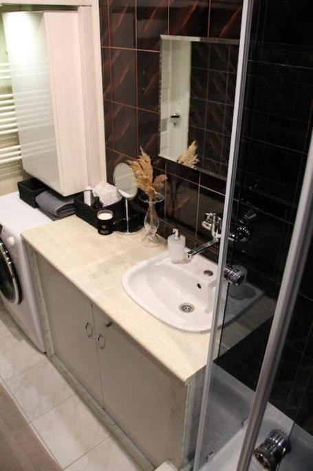 Uroczy, Jasny Apartament Oraz Bezplatny Parking! Leilighet Krasków Eksteriør bilde